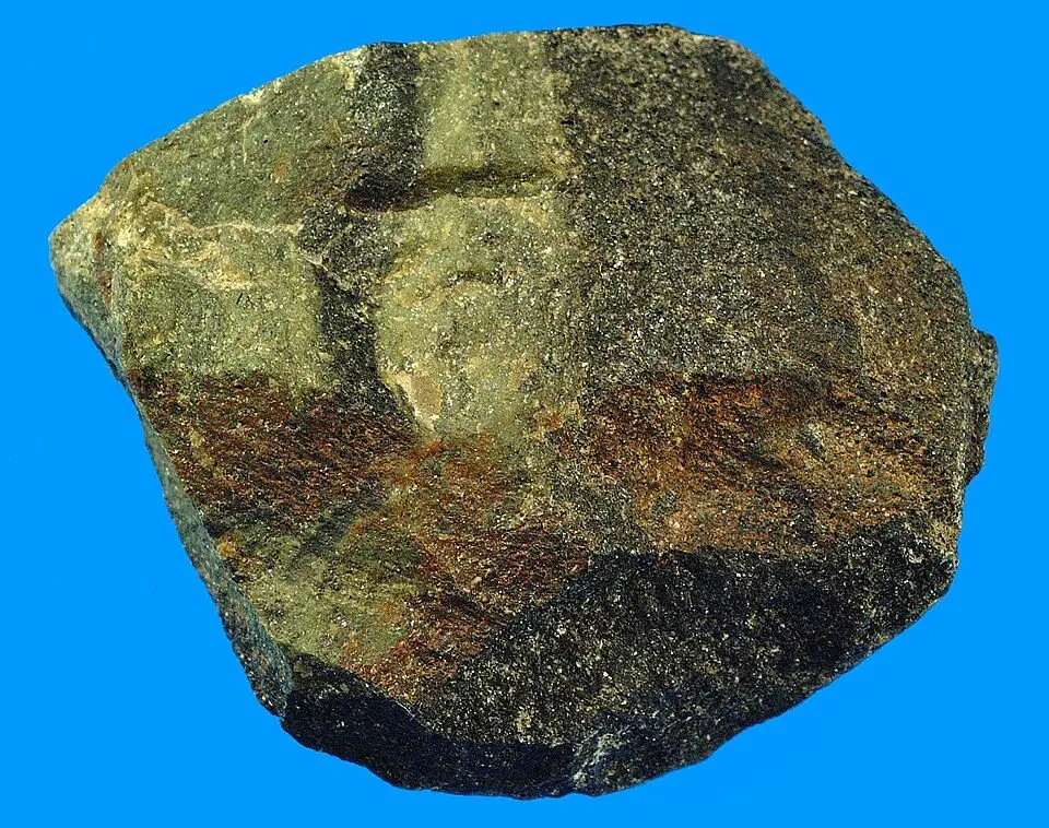 File:Chromite (GeoDIL number - 1403).jpg