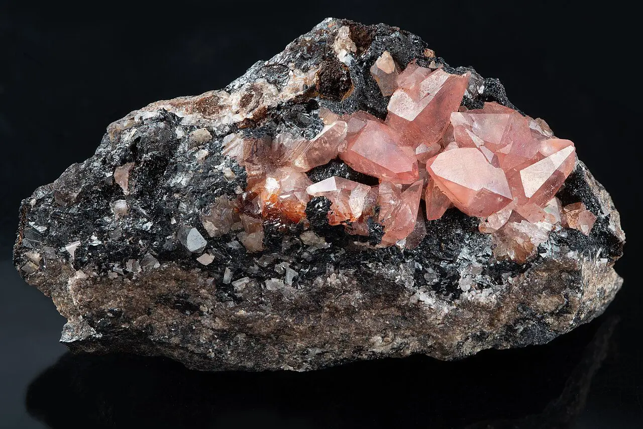 File:Rhodochrosite on Matrix - Peru.jpg