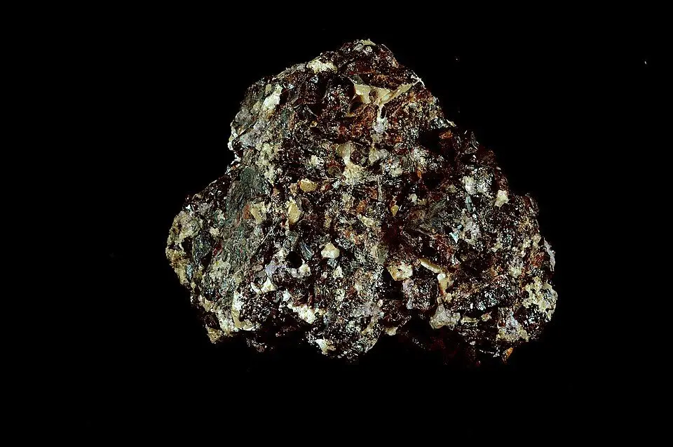 File:Cassiterite (GeoDIL number - 37).jpg