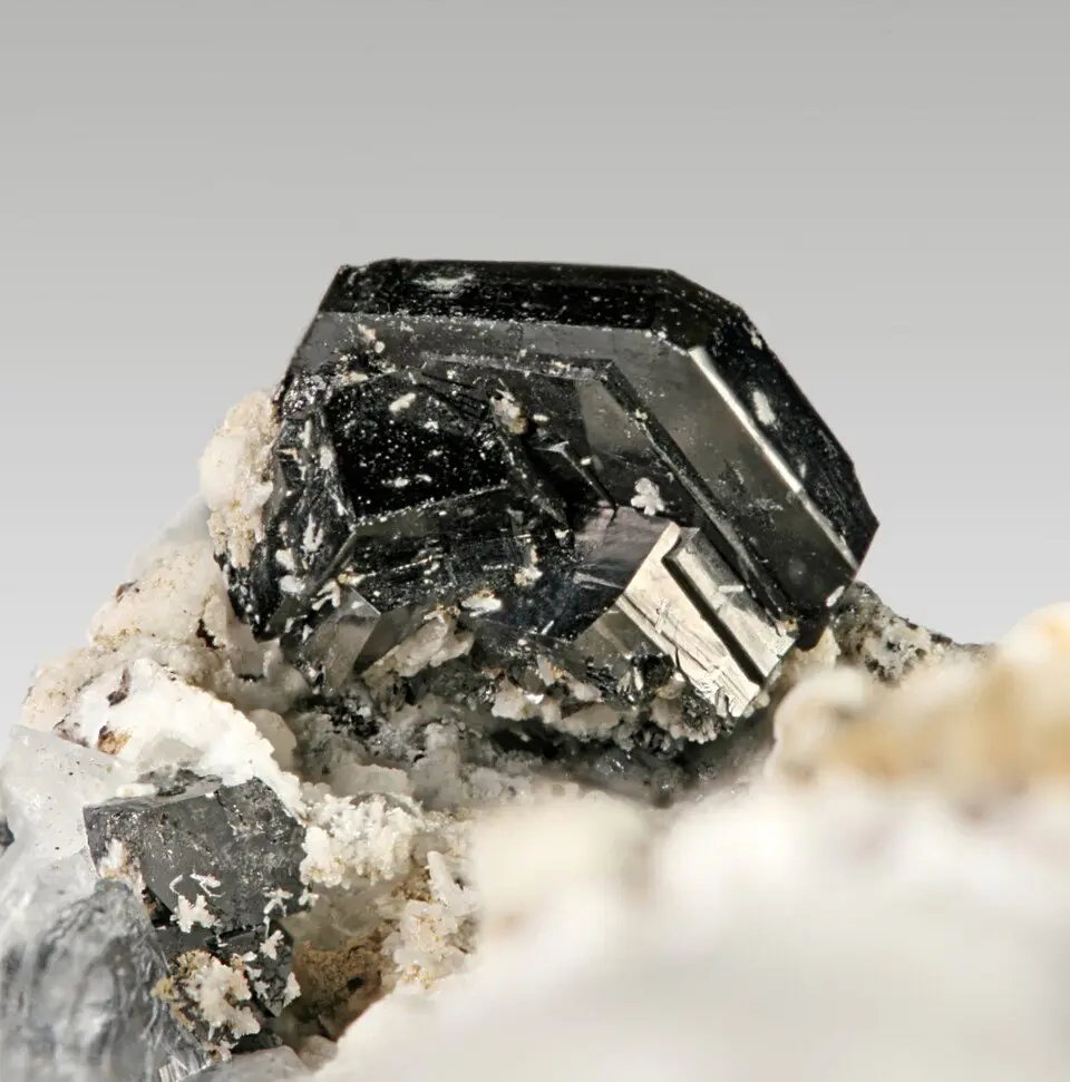 File:Ilmenite-173863.jpg
