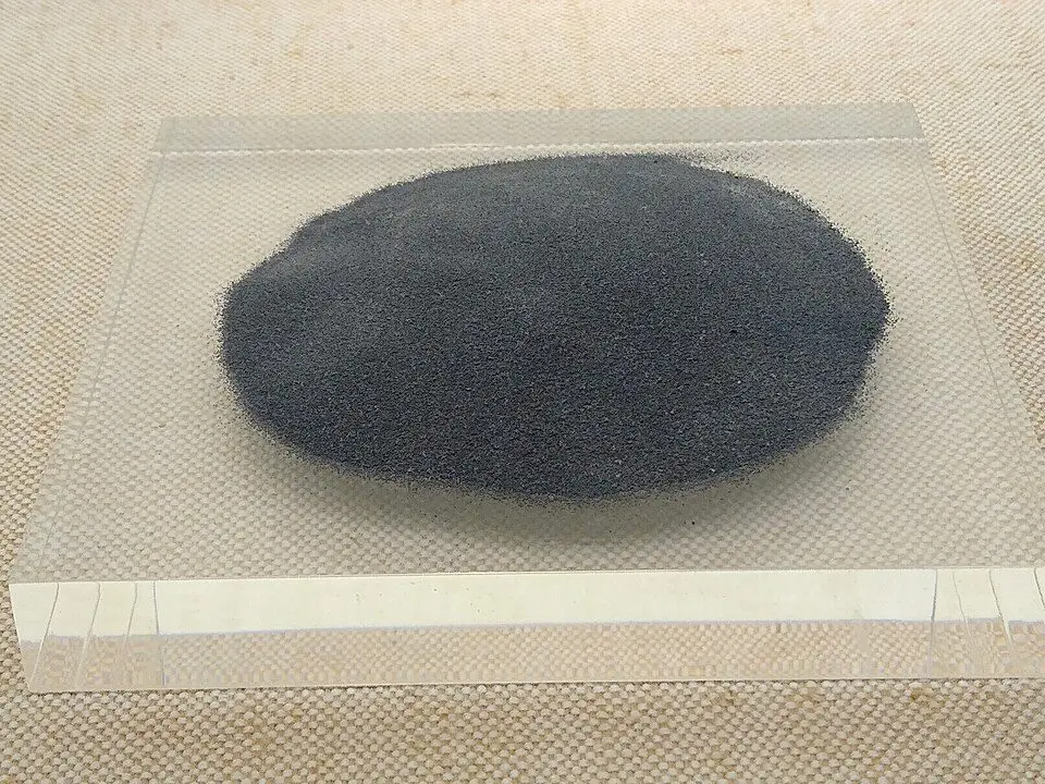 File:Ilmenite sand.jpg