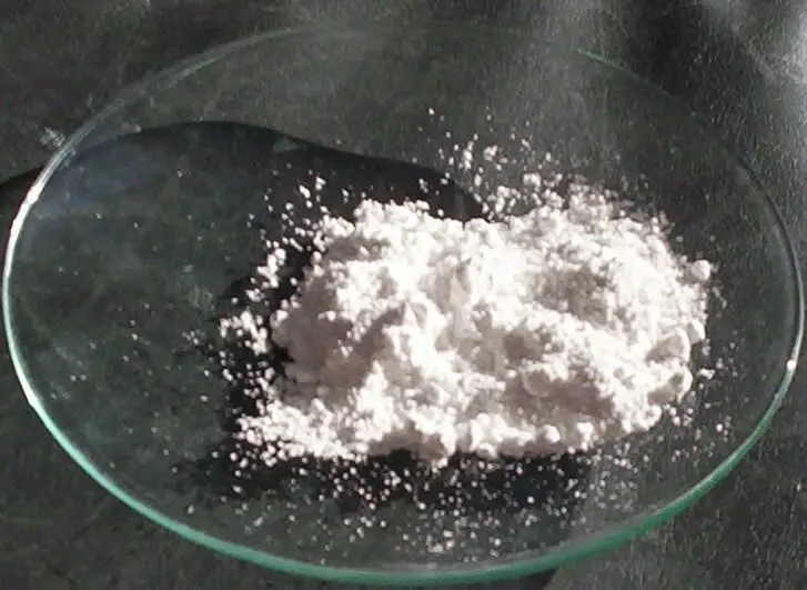 File:Titanium(IV) oxide.jpg