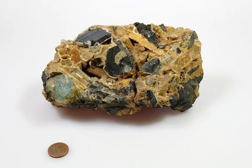 File:Wolframit-beryll.jpg