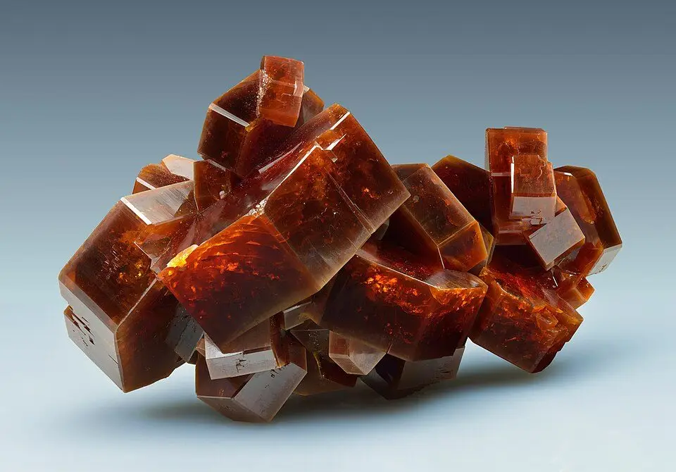File:Vanadinite - ACF mine, Mibladen, Morocco.jpg