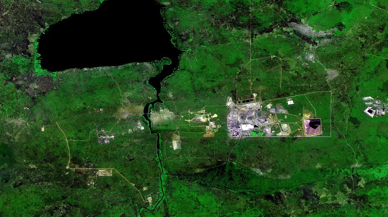 Mina de Mutanda na República Democrática do Congo em Imagem CBERS4 PAN10. Mina de cobre e cobalto a céu aberto na Província de Katanga, próxima a Colvezi / Mutanda 
Mine is an open-pit copper and coba